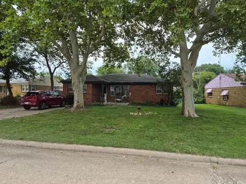 2858 S Laura, Wichita, KS 67216