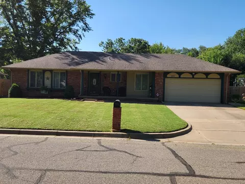 10001 W Harvest Ln, Wichita, KS 67212