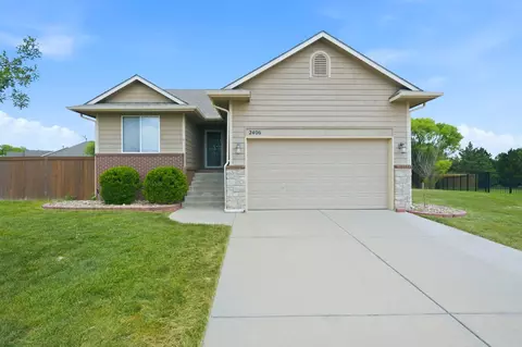2406 N Woodridge Cr, Wichita, KS 67226
