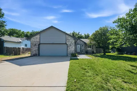 1006 N Park Rd, Rose Hill, KS 67133