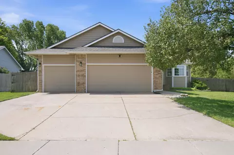 9213 W Central Park St, Wichita, KS 67205