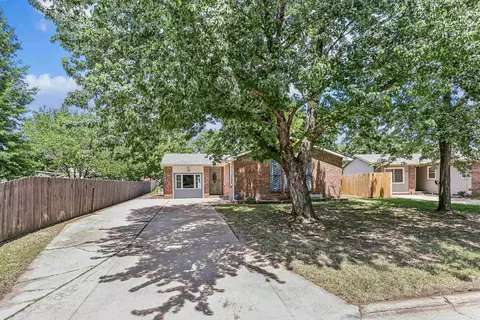 1718 E Charleston St, Park City, KS 67219