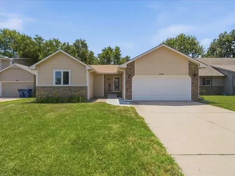 2040 N Parkridge Ct, Wichita, KS 67212