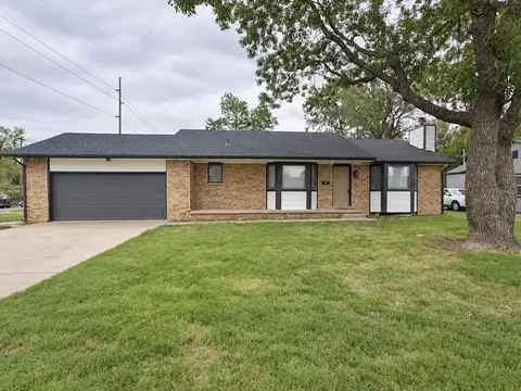 2010 S Glenn, Wichita, KS 67213