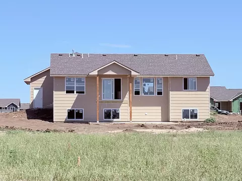 213 E Hanscom St, Derby, KS 67037 photo 2