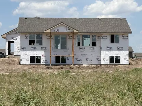 213 E Hanscom St, Derby, KS 67037 photo 2