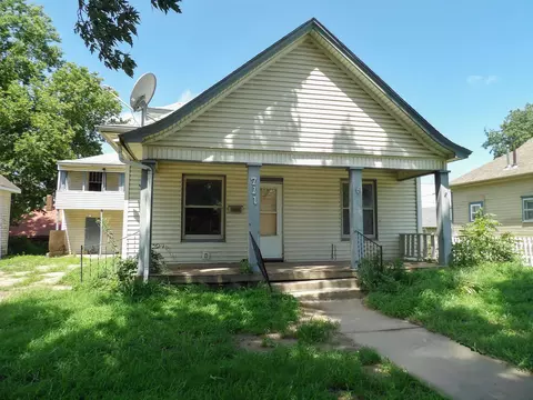 711 S S Smt #710 S 1ST, Arkansas City, KS 67005