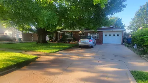 905 W 30th St S, Wichita, KS 67217