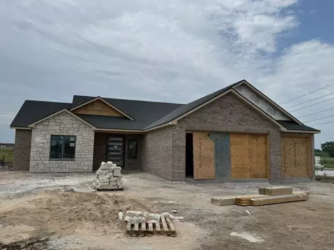5911 Plumthicket St, Bel Aire, KS 67226