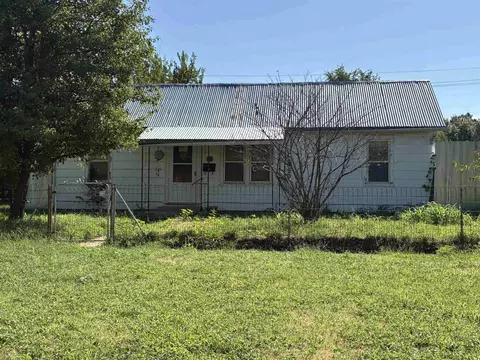 425 S Kansas Ave, Anthony, KS 67003