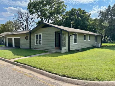 321 N Pine St, Argonia, KS 67004