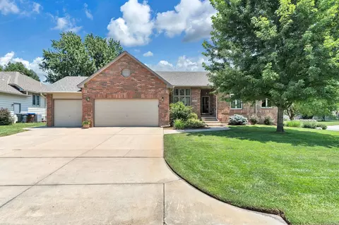 10602 W Meribeau Ct, Wichita, KS 67212