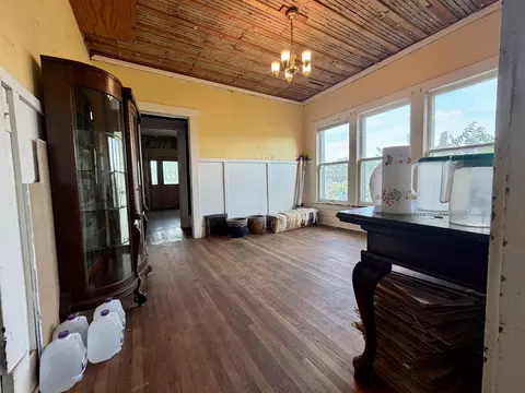 Dining - 320 N Maple, Eureka, KS 67045 photo 1 of 1
