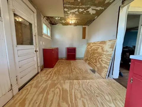 Kitchen - 320 N Maple, Eureka, KS 67045 photo 2 of 2