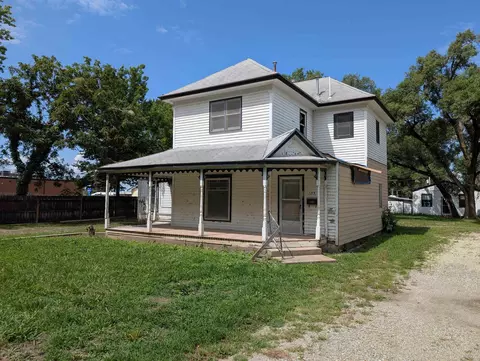Exterior - 731 Bluff, Augusta, KS 67010 photo 2 of 7