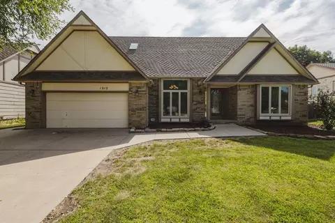 1212 N Coachhouse, Wichita, KS 67235