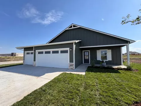9233 Melissa Ave, Bel Aire, KS 67226