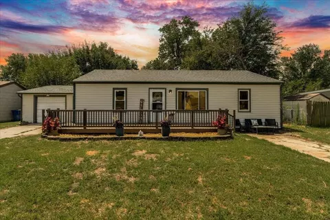417 W Hollywood Dr, Wichita, KS 67217