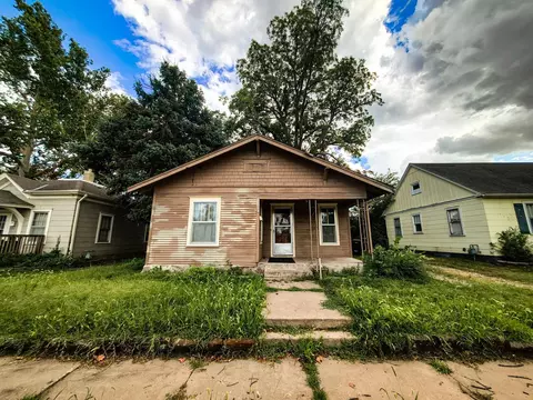 320 Center, Salina, KS 67401