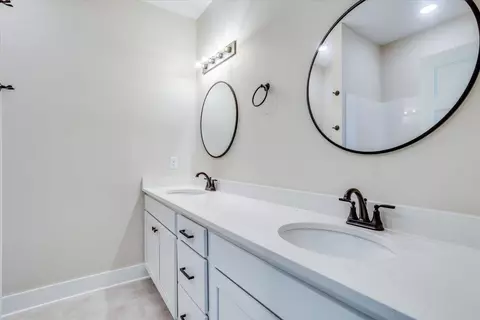 Bath - 1017 Long Path St, Goddard, KS 67052 photo 1 of 3