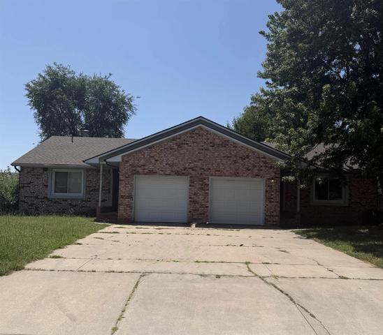 7411 E 18th St, Wichita, KS 67226