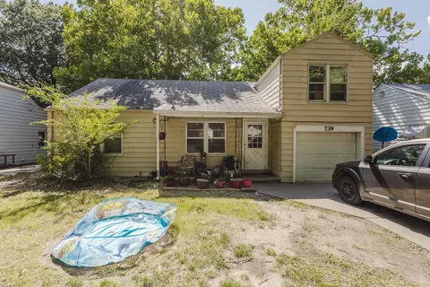 739 S Crestway, Wichita, KS 67218