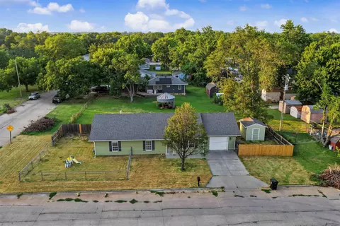 620 W Hamilton Ave, Salina, KS 67401