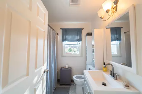 Bath - 215 Spruce, Halstead, KS 67056 photo 1 of 2