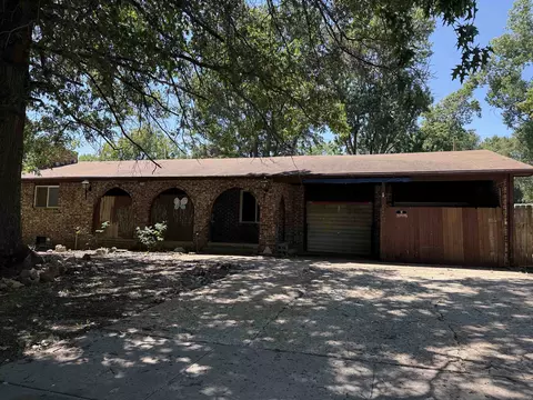 1319 Joyce St, El Dorado, KS 67042