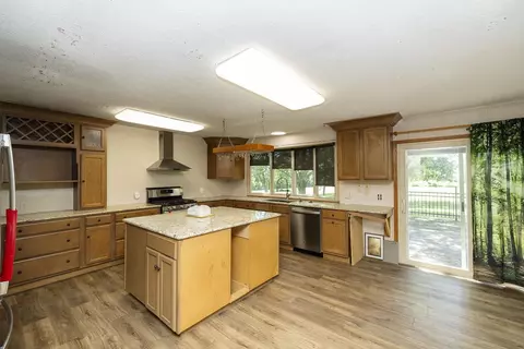 Kitchen - 10001 E 103rd, Mulvane, KS 67110 photo 2 of 3