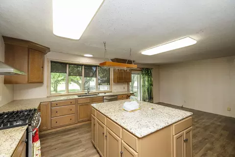 Kitchen - 10001 E 103rd, Mulvane, KS 67110 photo 3 of 3
