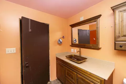 Bath - 10001 E 103rd, Mulvane, KS 67110 photo 2 of 3