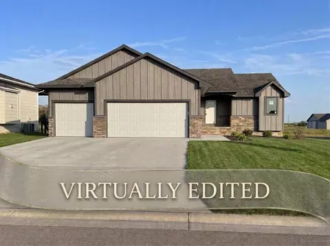 2203 S Chateau Ct, Wichita, KS 67207
