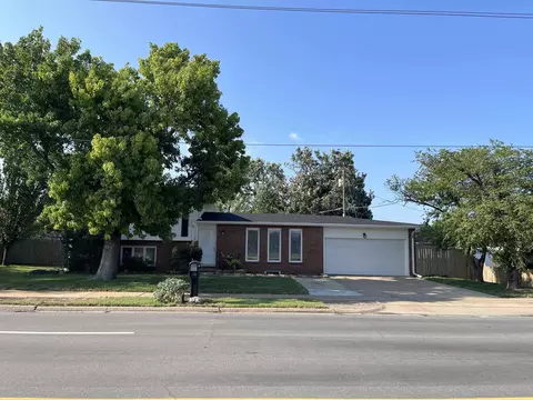 717 E Magnolia Rd, Salina, KS 67401