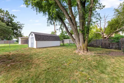 Exterior - 505 Sweezy, Halstead, KS 67056 photo 4 of 6