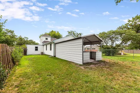 Exterior - 505 Sweezy, Halstead, KS 67056 photo 2 of 6