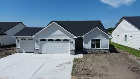 1610 W Appleton St, Valley Center, KS 67147