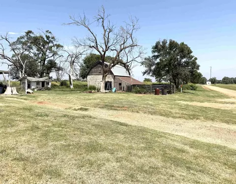 Exterior - 1003 N Springfield Ave, Anthony, KS 67003 photo 5 of 10