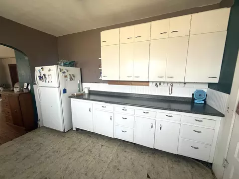 Kitchen - 1003 N Springfield Ave, Anthony, KS 67003 photo 2 of 4