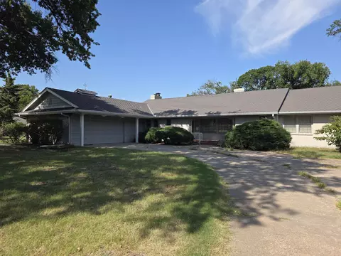 1348 N Estate Ct, Wichita, KS 67208
