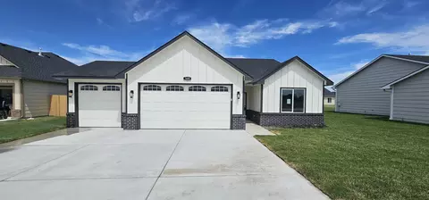 1600 E Appleton St, Valley Center, KS 67147