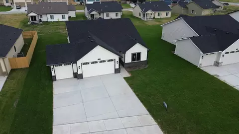 1600 E Appleton St, Valley Center, KS 67147