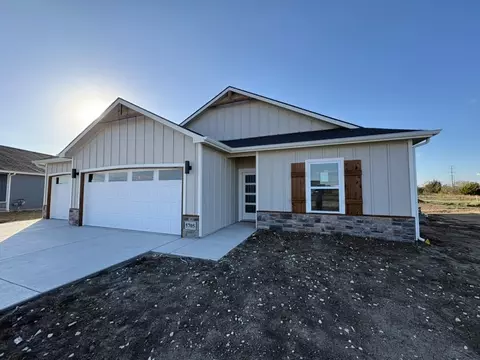 5705 Plumthicket St, Bel Aire, KS 67226
