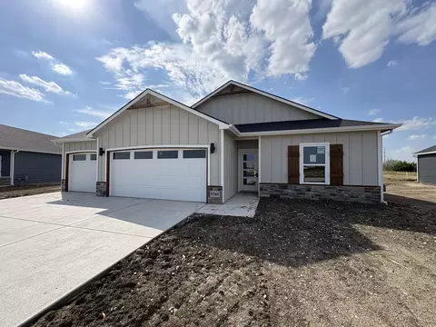 5705 Plumthicket St, Bel Aire, KS 67226