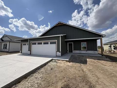 5801 Plumthicket St, Bel Aire, KS 67226