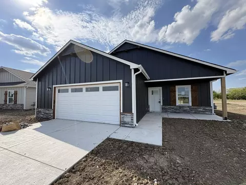 5709 Plumthicket St, Bel Aire, KS 67226
