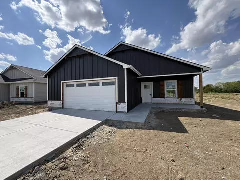 5709 Plumthicket St, Bel Aire, KS 67226