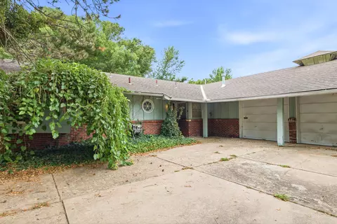 6205 E 11th St N, Wichita, KS 67208