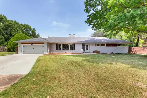 5650 E Coe Dr, Wichita, KS 67208