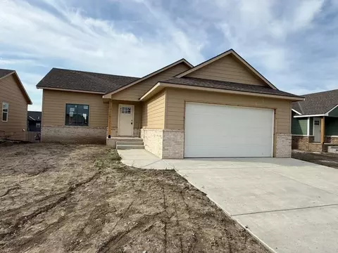 5055 N Toben Ct, Bel Aire, KS 67226